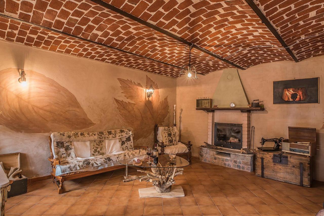 Casa Delle Foglie Sussurranti Villa อัสตี ภายนอก รูปภาพ
